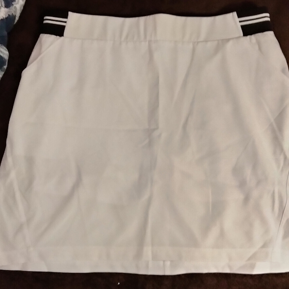NWOT LADIES GOLF SKIRT WITH SHORTIE SPRING VACATION WEEKEND PREPPY CASUAL MEDIUM - Picture 1 of 6